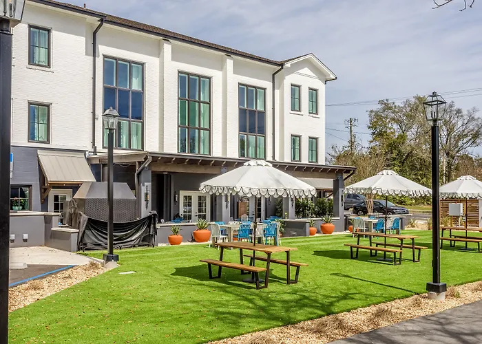 Lily Hall-A Boutique Hotel